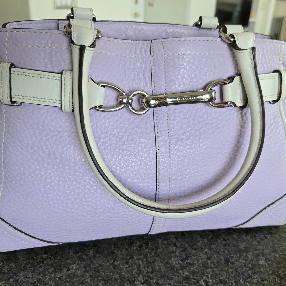 RARE! Coach Hamptons Medium Lavender/Lilac Leather Carry M0693-F10688 - Picture 7 of 7